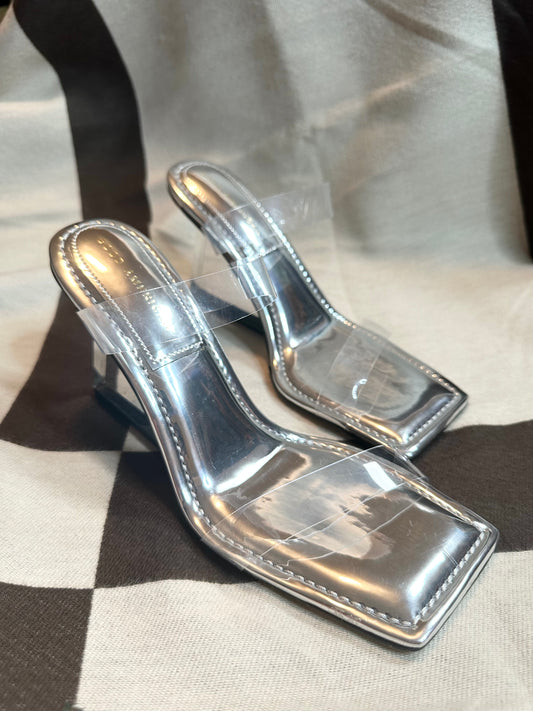 GOOD AMERICAN WOMEN’S Cinder-F*cking-rella Clear Wedge Sandals