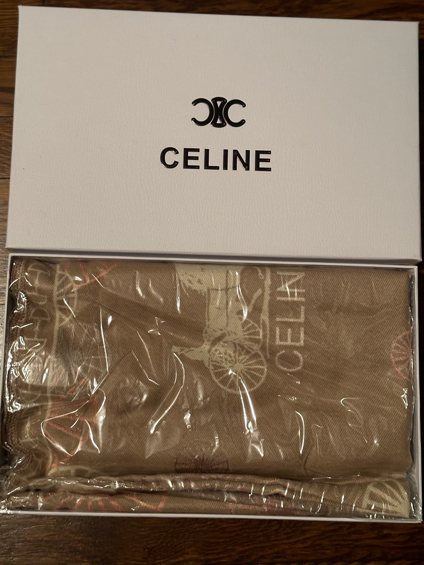 CE3 SCARF WITH BOX