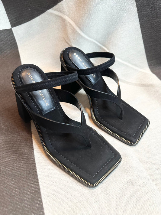 GOOD AMERICAN WOMEN’S BLACK SUEDE THONG SANDAL SIZE 4 NEW WITH BOX